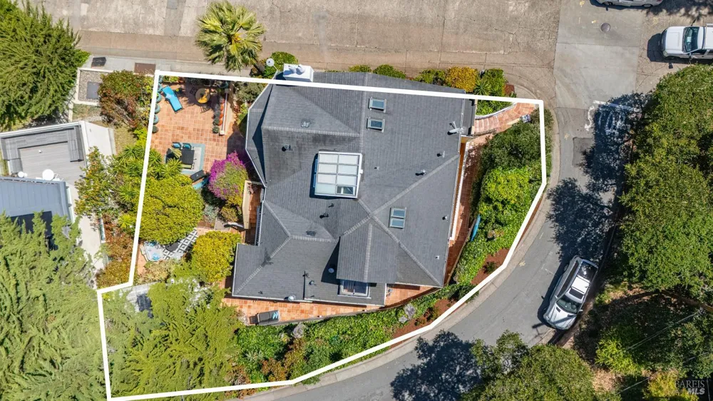 2 Lower Crescent Avenue Sausalito, CA 94965