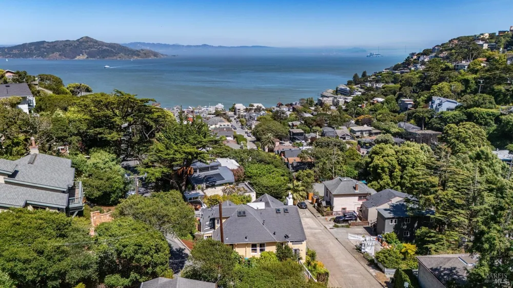 2 Lower Crescent Avenue Sausalito, CA 94965
