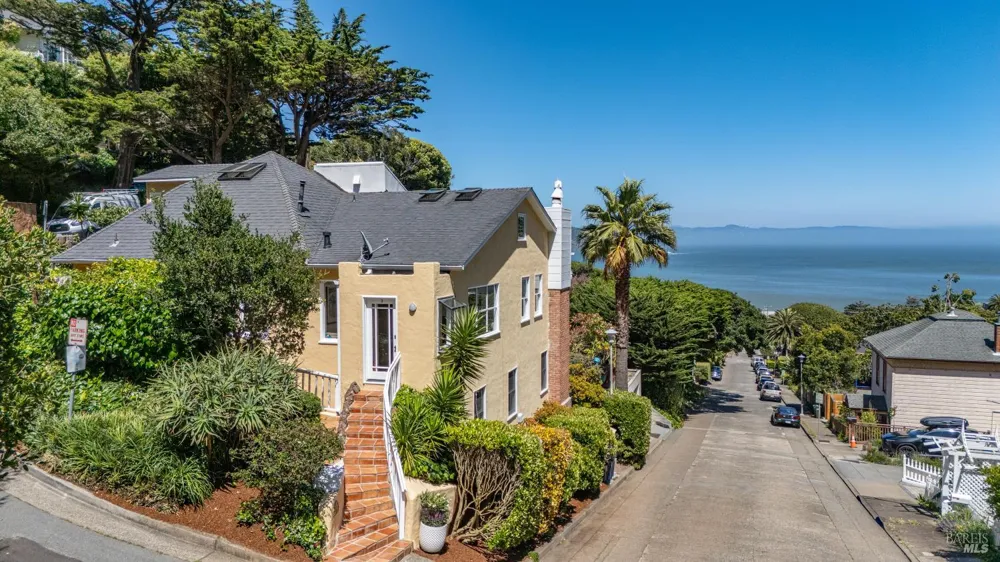 2 Lower Crescent Avenue Sausalito, CA 94965