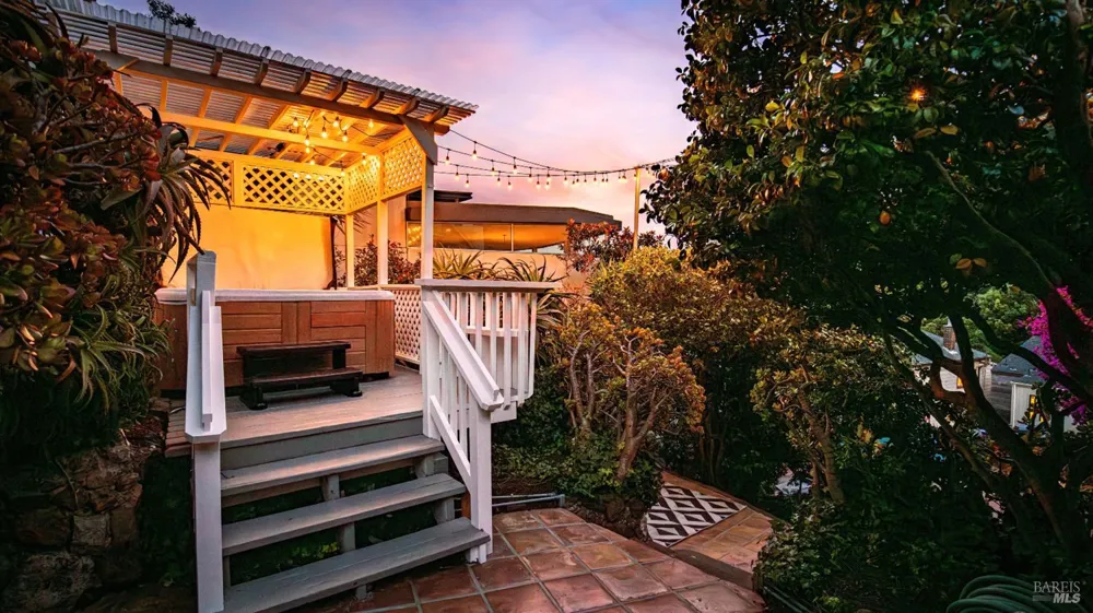2 Lower Crescent Avenue Sausalito, CA 94965