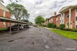 7370 CENTRAL ST APT 10 Westland City, MI 48185