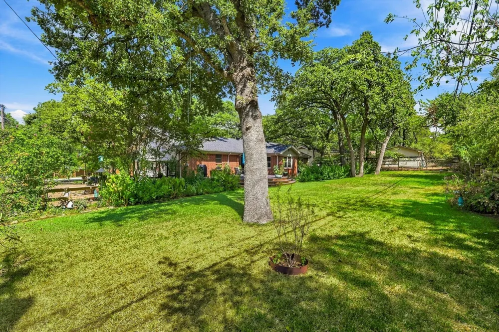 307 Shadow Lane Euless, TX 76039