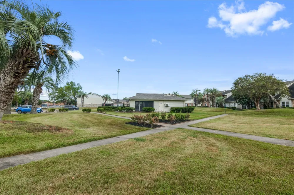 12176 Beamer Road Houston, TX 77089