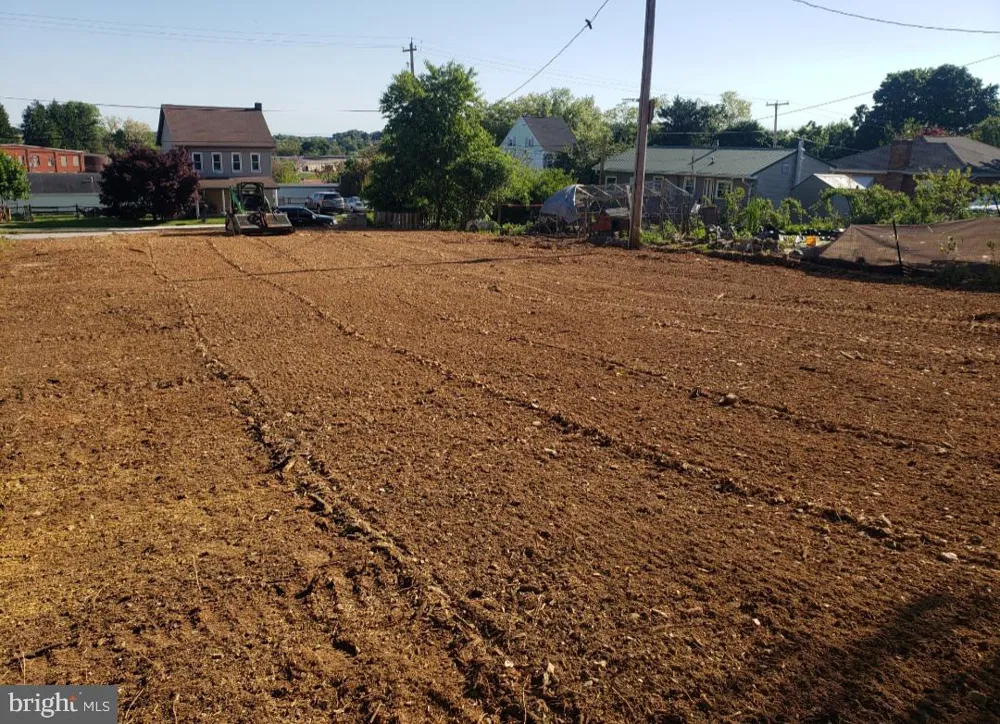 426 E MAPLE STREET Dallastown, PA 17313