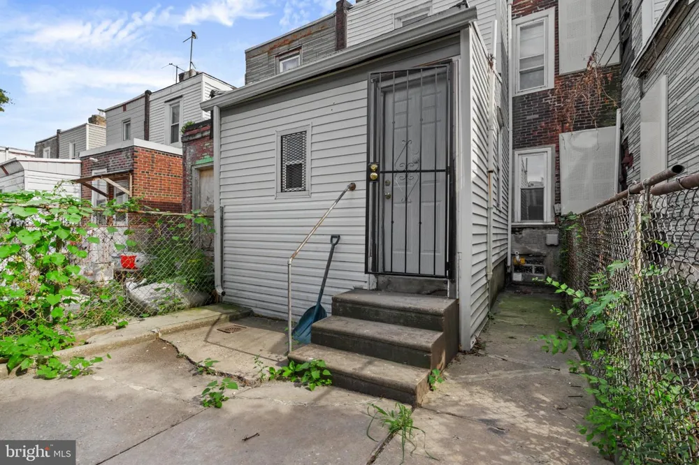 1835 W JUNIATA STREET Philadelphia, PA 19140