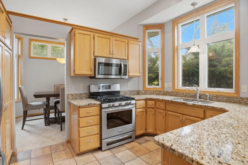 8901 Dunbar Knoll Brooklyn Park, MN 55443