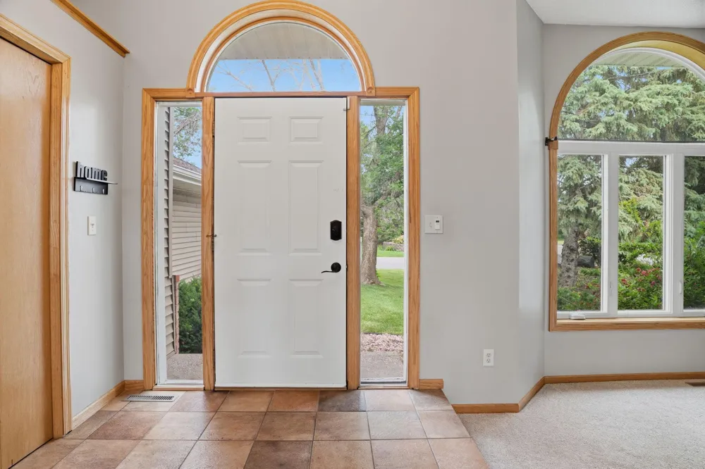 8901 Dunbar Knoll Brooklyn Park, MN 55443