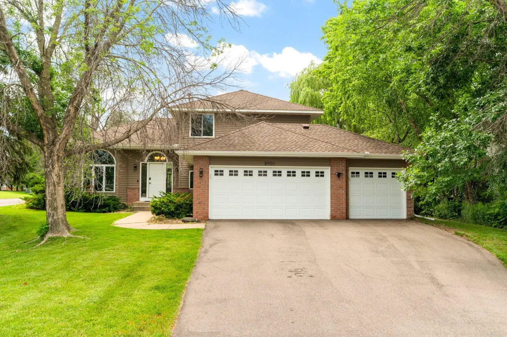 8901 Dunbar Knoll Brooklyn Park, MN 55443