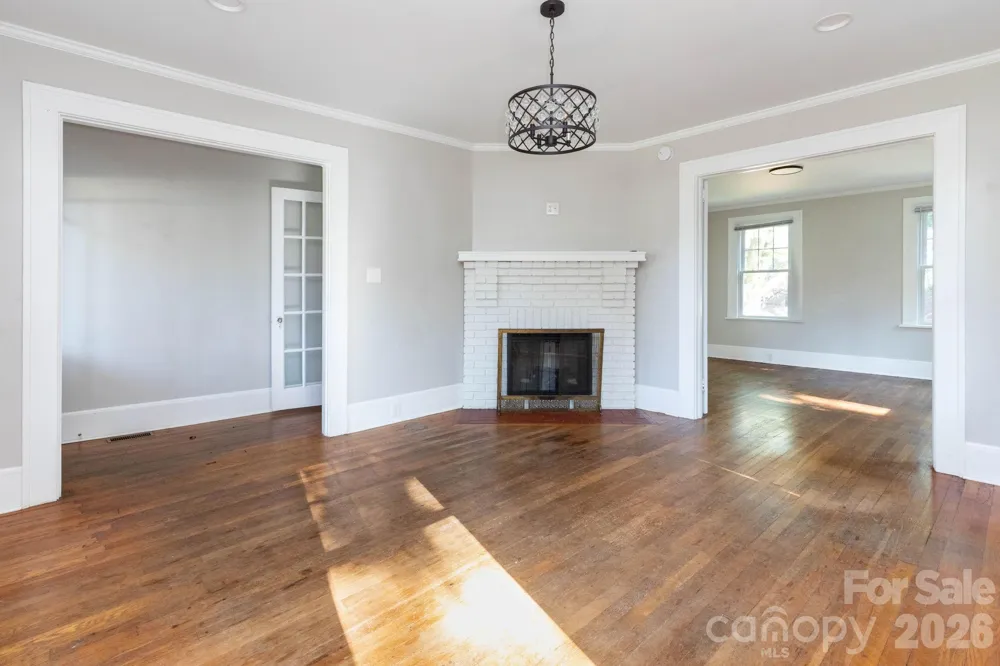 16 Gracelyn Road Asheville, NC 28804