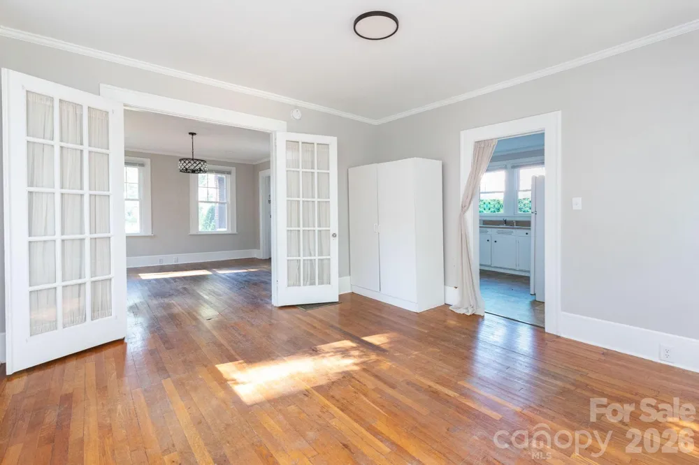 16 Gracelyn Road Asheville, NC 28804