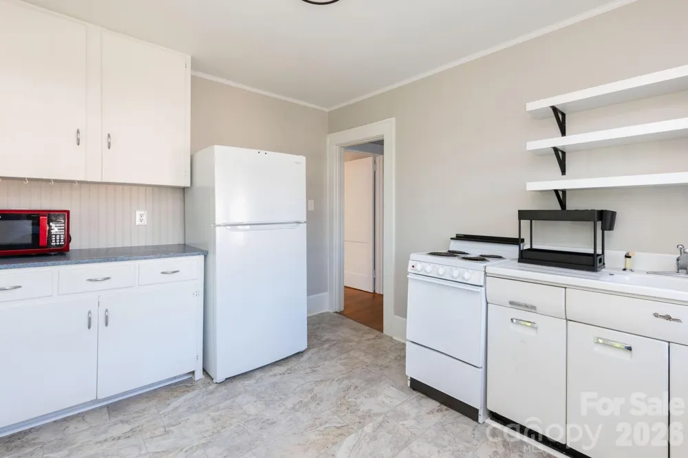 16 Gracelyn Road Asheville, NC 28804