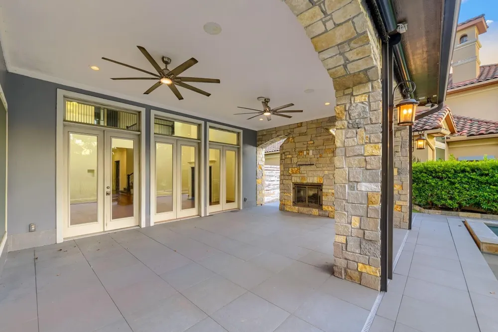 27 Johnathan Landing Court Spring, TX 77389