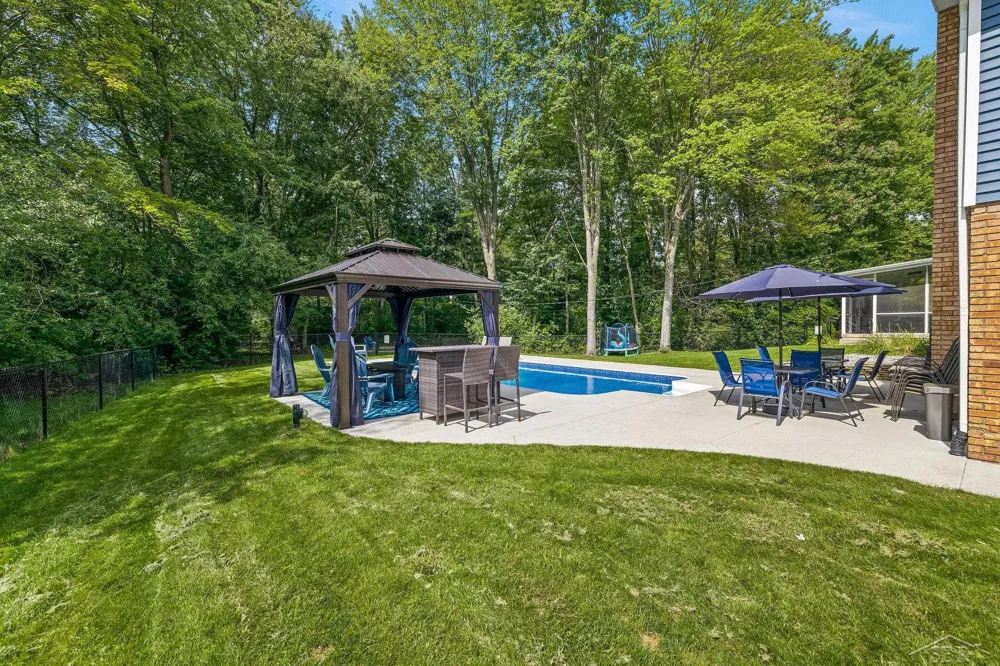 5403 Campau Drive Midland City, MI 48640