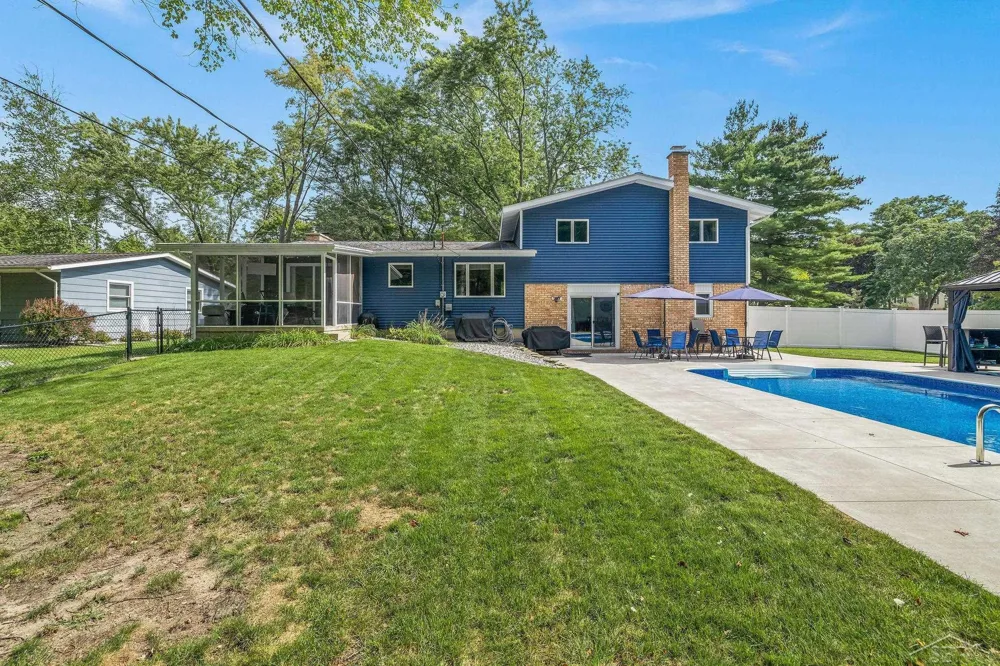 5403 Campau Drive Midland City, MI 48640