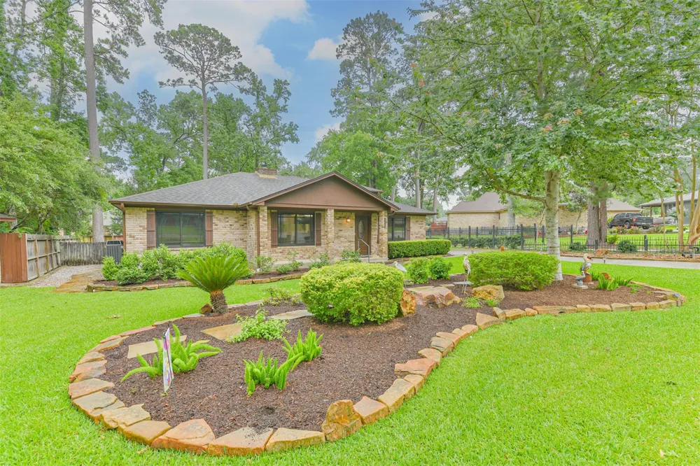 252 Springs Edge Drive Montgomery, TX 77356