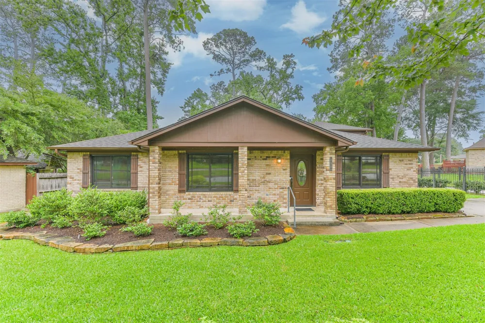 252 Springs Edge Drive Montgomery, TX 77356