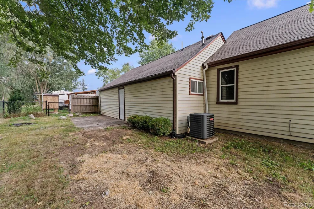 15564 Almont Road Berlin Township, MI 48002