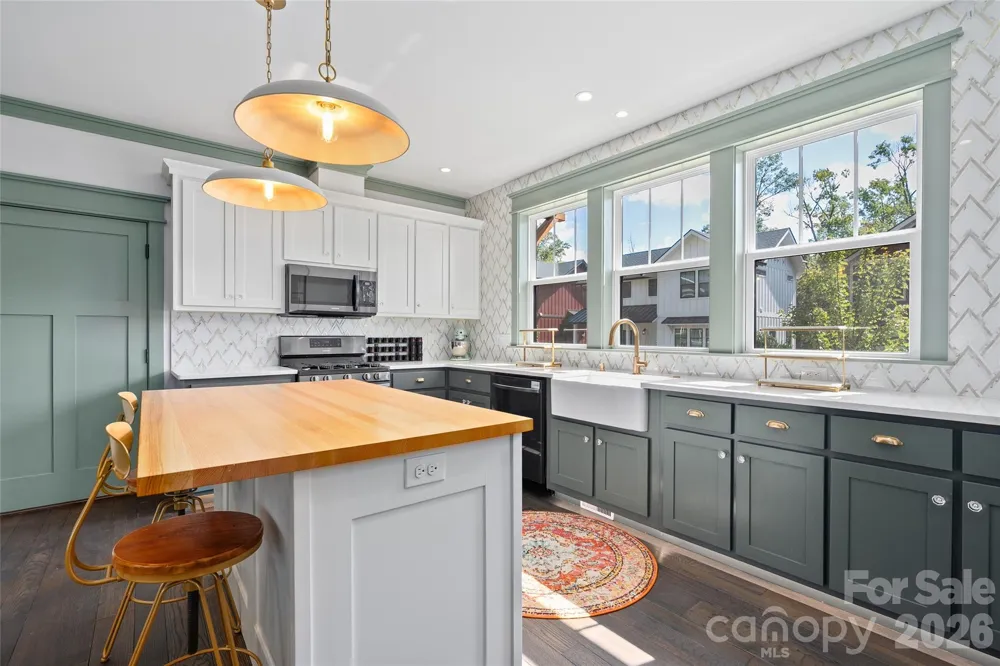 55 Acona Lane Asheville, NC 28803