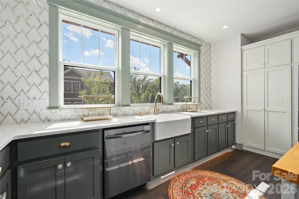 55 Acona Lane Asheville, NC 28803
