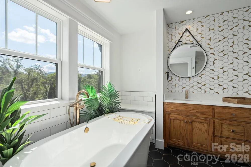 55 Acona Lane Asheville, NC 28803