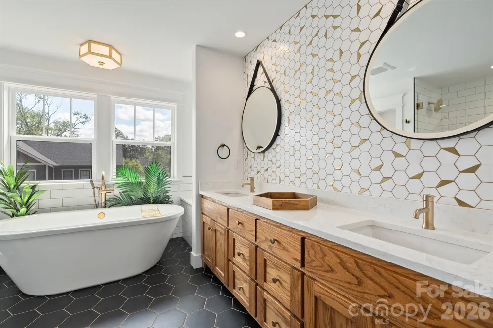 55 Acona Lane Asheville, NC 28803