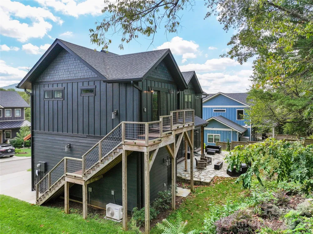 55 Acona Lane Asheville, NC 28803