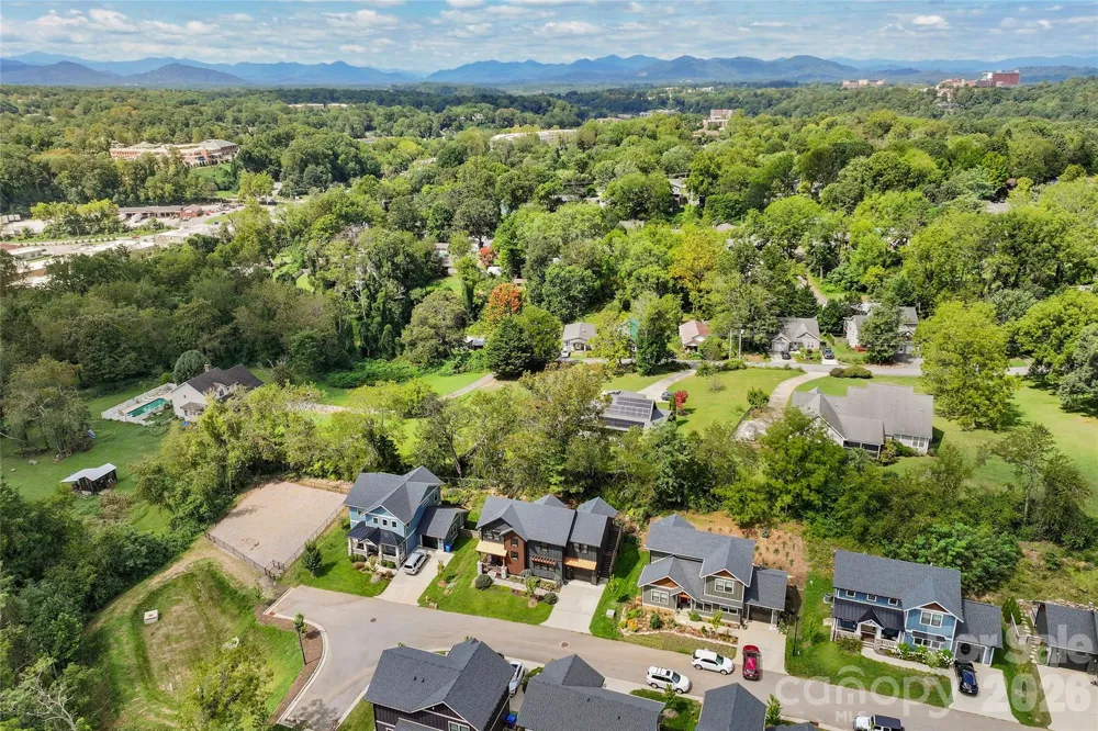 55 Acona Lane Asheville, NC 28803