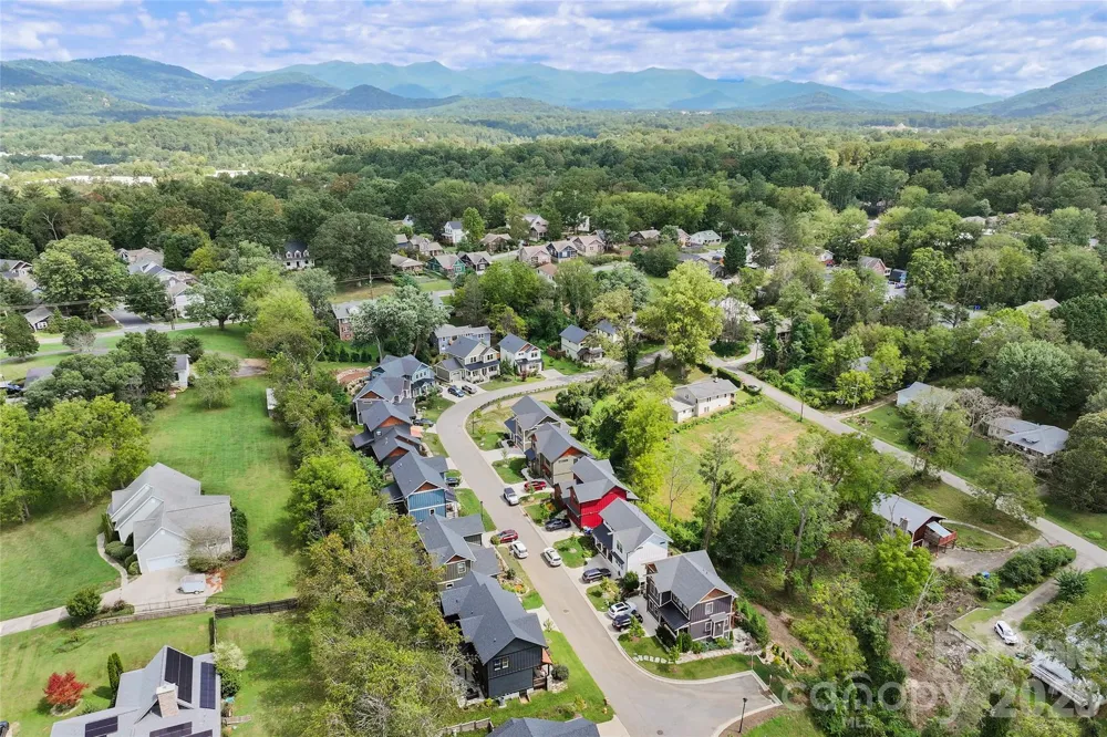 55 Acona Lane Asheville, NC 28803