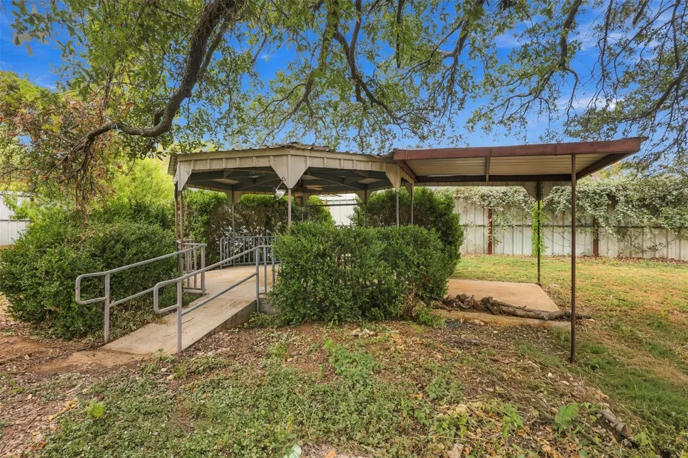 116 Eastridge Drive Springtown, TX 76082