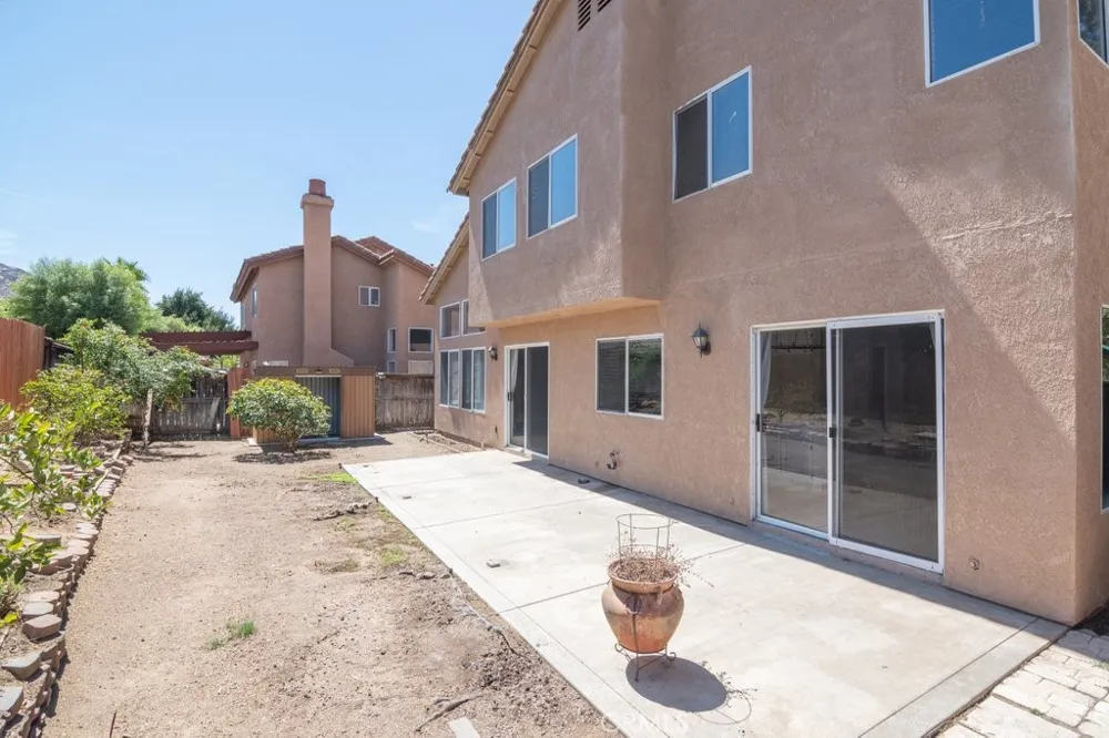 16322 Calle Aurora Moreno Valley, CA 92551
