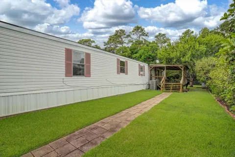 10007 Cedar Landing Drive