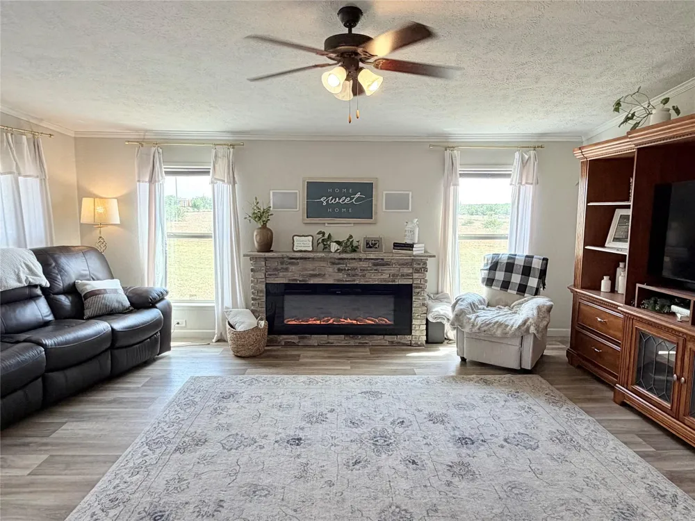 14951 I-35 Moore, TX 78057