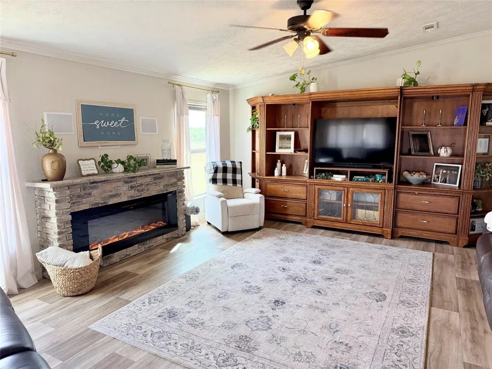 14951 I-35 Moore, TX 78057