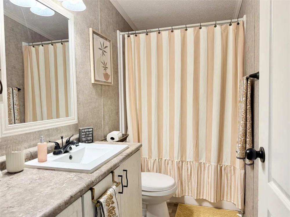 14951 I-35 Moore, TX 78057