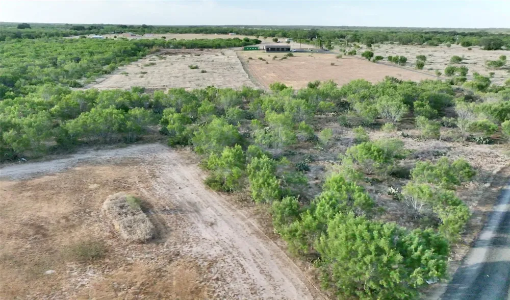 14951 I-35 Moore, TX 78057