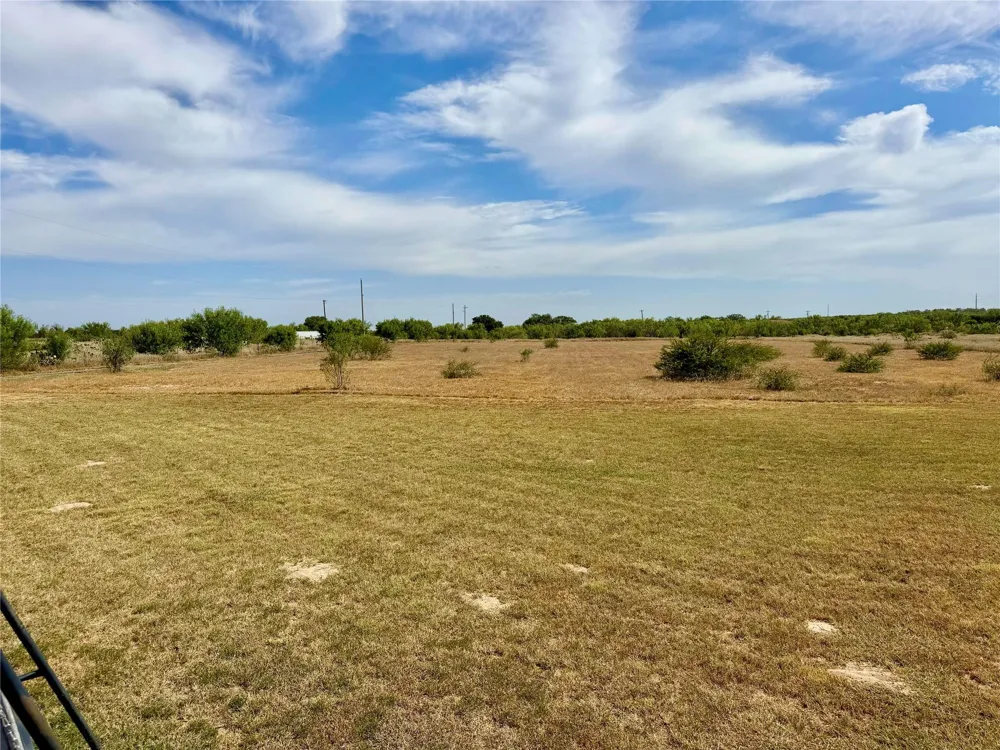 14951 I-35 Moore, TX 78057