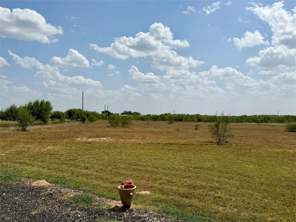 14951 I-35 Moore, TX 78057