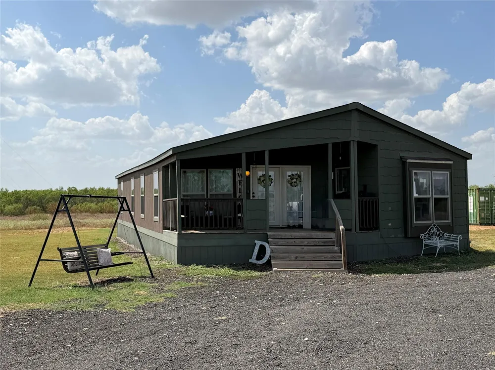 14951 I-35 Moore, TX 78057