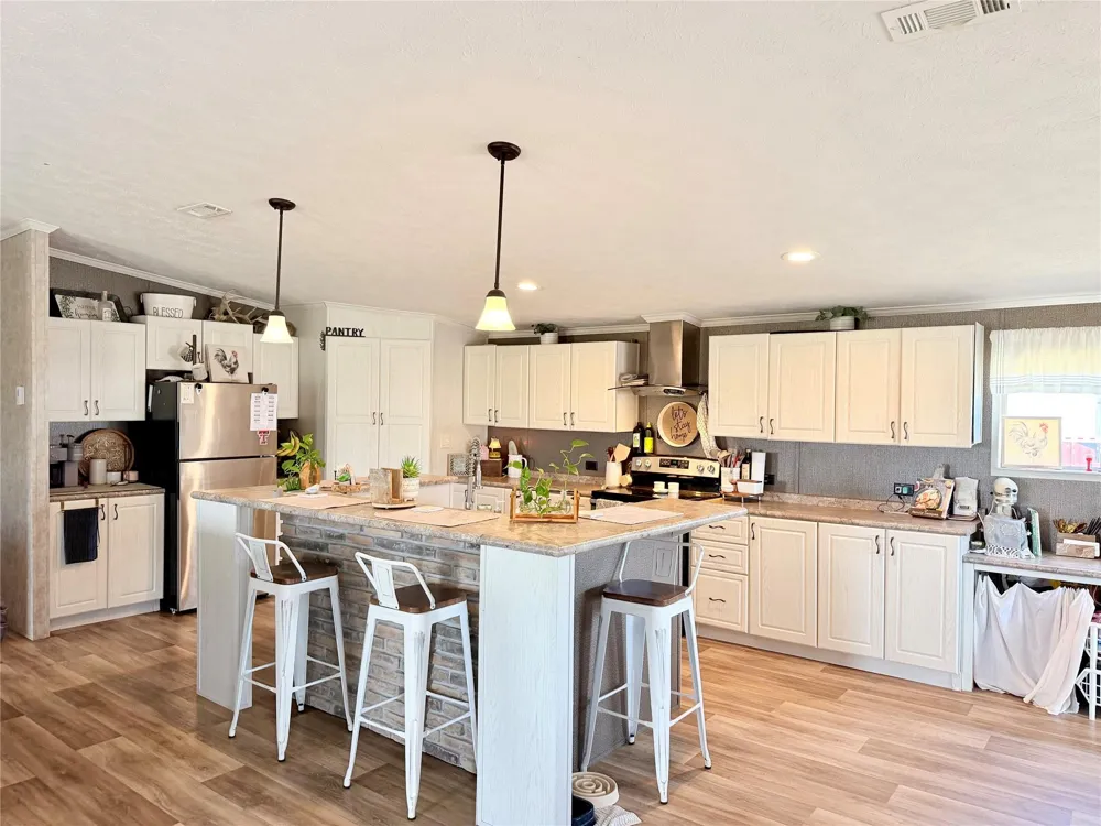 14951 I-35 Moore, TX 78057