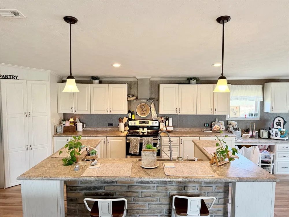 14951 I-35 Moore, TX 78057