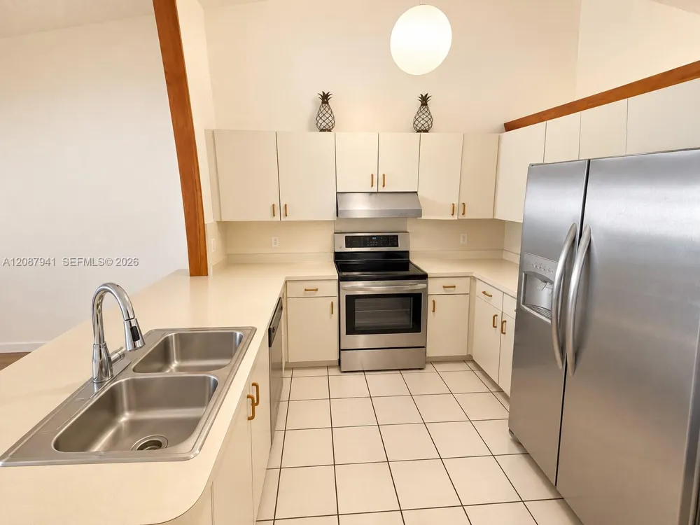 12796 NW 102 CT Hialeah Gardens, FL 33018