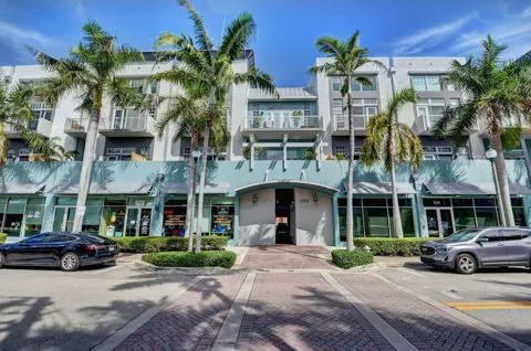 185 NE 4TH AVENUE #204