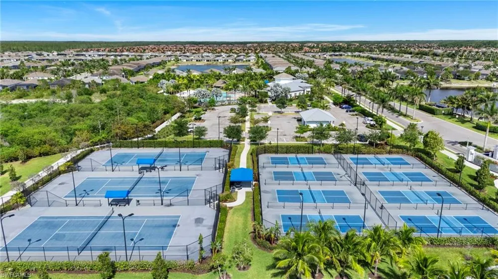 28140 Captiva Shell Loop Bonita Springs, FL 34135