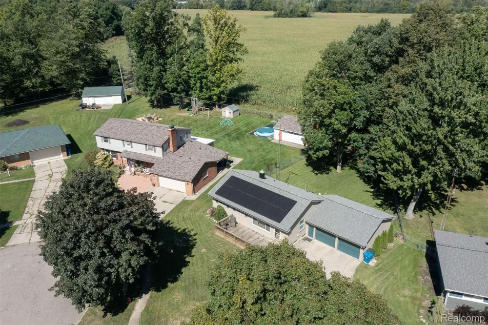 618 Maxine Drive Davison City, MI 48423