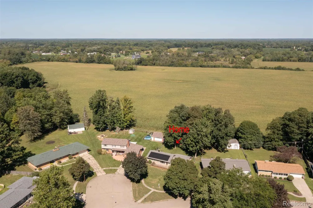 618 Maxine Drive Davison City, MI 48423