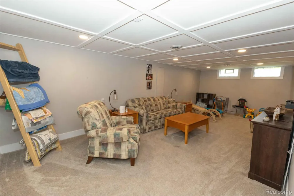 618 Maxine Drive Davison City, MI 48423