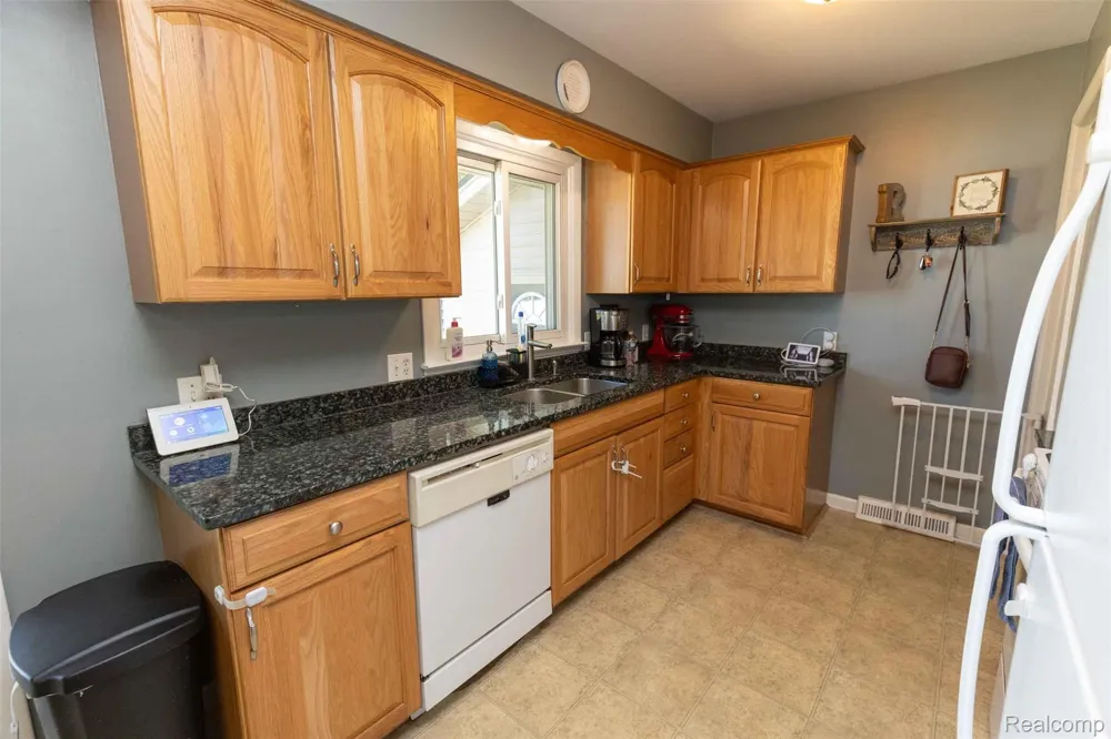 618 Maxine Drive Davison City, MI 48423