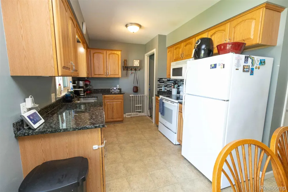 618 Maxine Drive Davison City, MI 48423