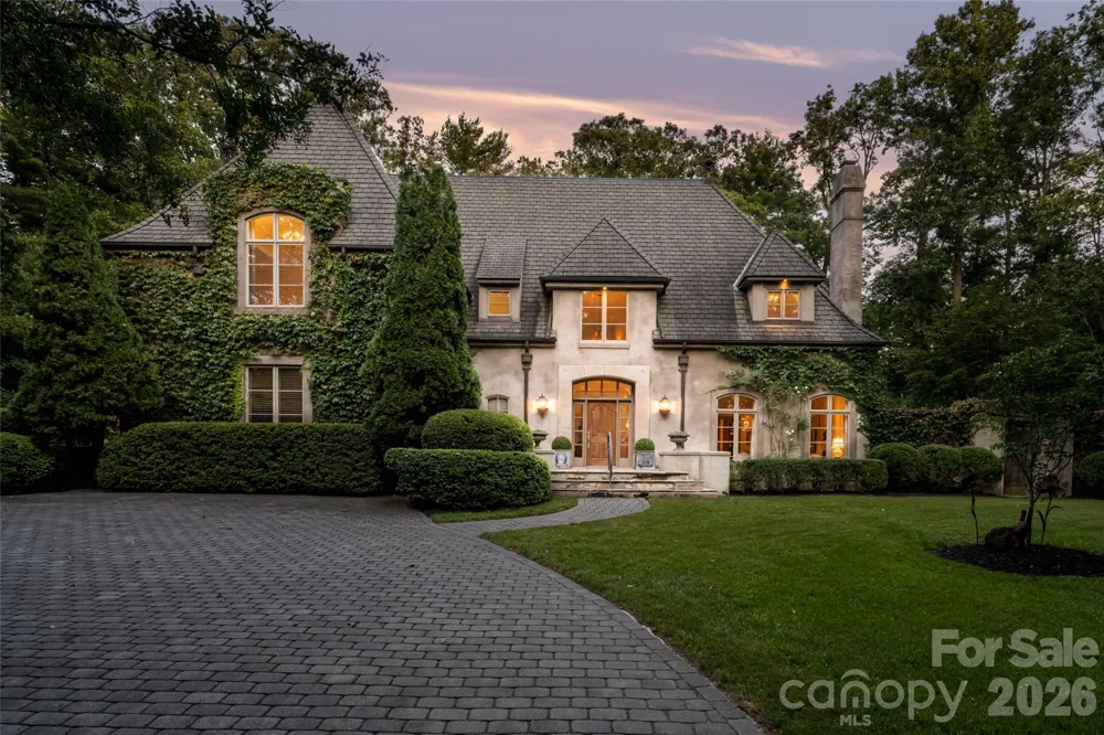 6 Frith Drive Asheville, NC 28803