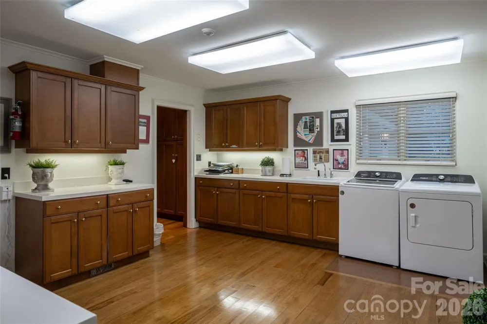 6 Frith Drive Asheville, NC 28803